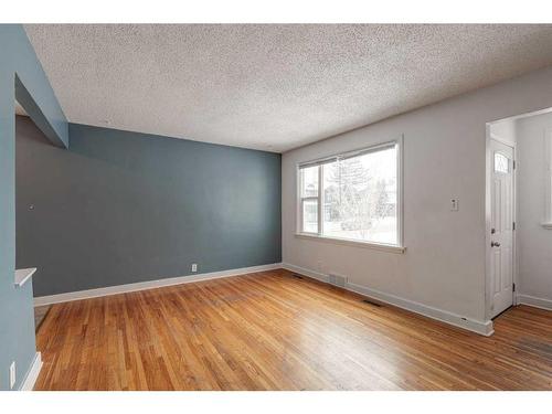 2620 18 Street Sw, Calgary, AB - Indoor Photo Showing Other Room