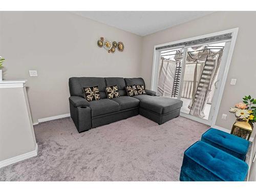 266 Cityscape Boulevard Ne, Calgary, AB - Indoor Photo Showing Living Room