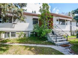 2204 24 Avenue NW Calgary, AB T2M 1Z7