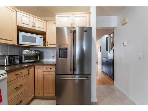 6416 Sierra Morena Boulevard Sw, Calgary, AB - Indoor Photo Showing Kitchen