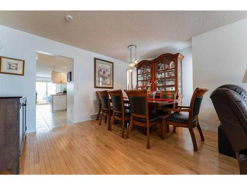 6416 Sierra Morena Boulevard Sw, Calgary, AB - Indoor Photo Showing Dining Room