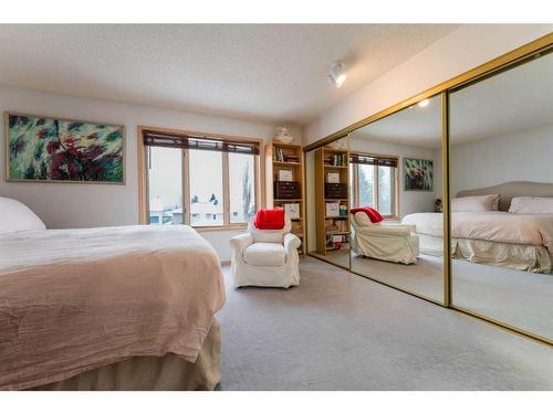 6416 Sierra Morena Boulevard Sw, Calgary, AB - Indoor Photo Showing Bedroom