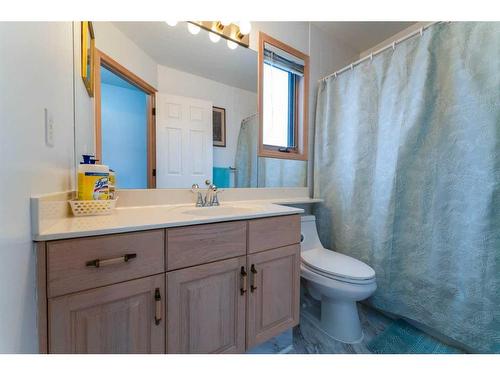 6416 Sierra Morena Boulevard Sw, Calgary, AB - Indoor Photo Showing Bathroom