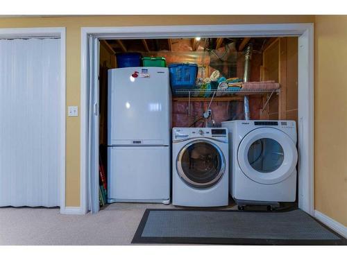 6416 Sierra Morena Boulevard Sw, Calgary, AB - Indoor Photo Showing Laundry Room