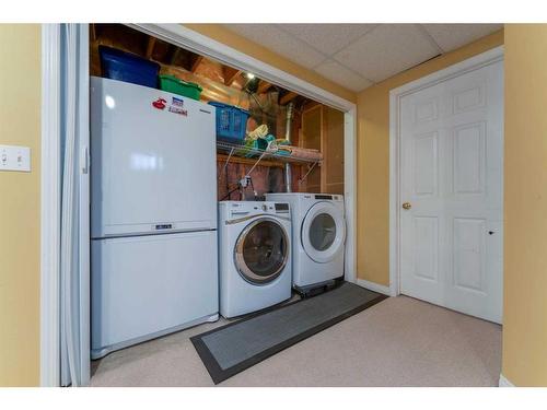 6416 Sierra Morena Boulevard Sw, Calgary, AB - Indoor Photo Showing Laundry Room