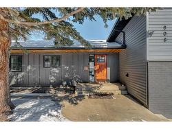 808 48 Avenue SW Calgary, AB T2S 1E8