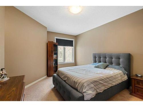 42 Wentworth Landing Sw, Calgary, AB - Indoor Photo Showing Bedroom