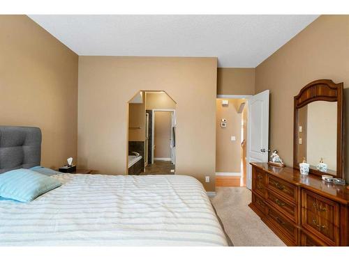 42 Wentworth Landing Sw, Calgary, AB - Indoor Photo Showing Bedroom