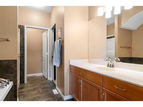 42 Wentworth Landing Sw, Calgary, AB - Indoor Photo Showing Bathroom