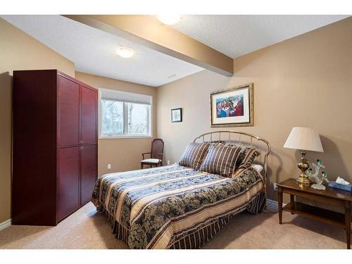 42 Wentworth Landing Sw, Calgary, AB - Indoor Photo Showing Bedroom