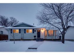 394 Cantrell Drive SW Calgary, AB T2W 2E4