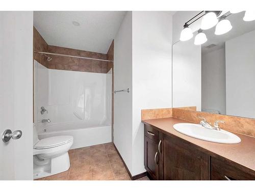 86 Tuscany Reserve Rise Nw, Calgary, AB - Indoor Photo Showing Bathroom