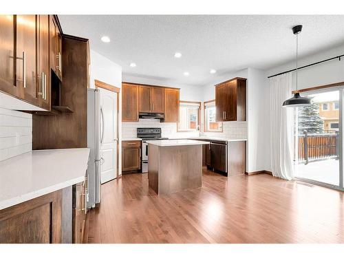 86 Tuscany Reserve Rise Nw, Calgary, AB - Indoor Photo Showing Kitchen