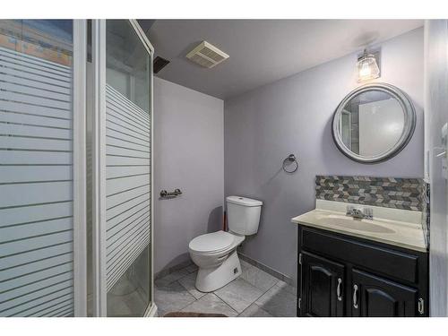 1040 Mckenzie Drive Se, Calgary, AB - Indoor Photo Showing Bathroom