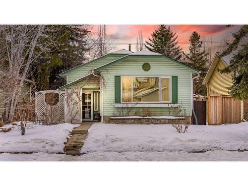 1040 Mckenzie Drive Se, Calgary, AB - Outdoor