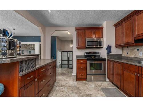 1040 Mckenzie Drive Se, Calgary, AB - Indoor Photo Showing Kitchen