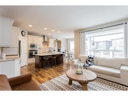 157 Cougar Ridge Close SW Calgary, AB T3H 0V4