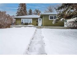 2 Hamlet Road SW Calgary, AB T2V 3C8