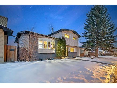 748 Rundleridge Drive Ne, Calgary, AB - Outdoor