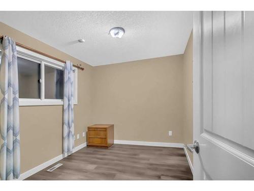 748 Rundleridge Drive Ne, Calgary, AB - Indoor Photo Showing Other Room