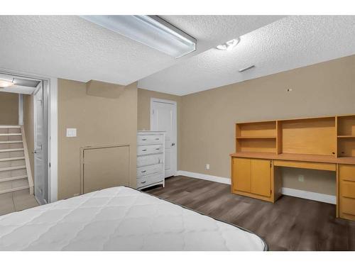 748 Rundleridge Drive Ne, Calgary, AB - Indoor Photo Showing Bedroom