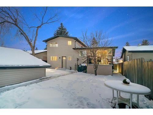 748 Rundleridge Drive Ne, Calgary, AB - Outdoor