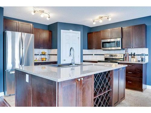 178 Citadel Estates Heights Nw, Calgary, AB - Indoor Photo Showing Kitchen With Upgraded Kitchen