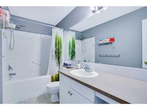 178 Citadel Estates Heights Nw, Calgary, AB - Indoor Photo Showing Bathroom