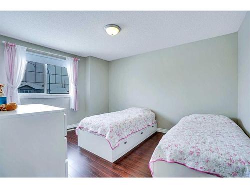 178 Citadel Estates Heights Nw, Calgary, AB - Indoor Photo Showing Bedroom