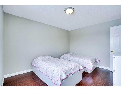 178 Citadel Estates Heights Nw, Calgary, AB - Indoor Photo Showing Bedroom