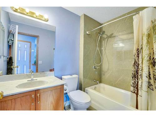 115 Coral Springs Circle Ne, Calgary, AB - Indoor Photo Showing Bathroom