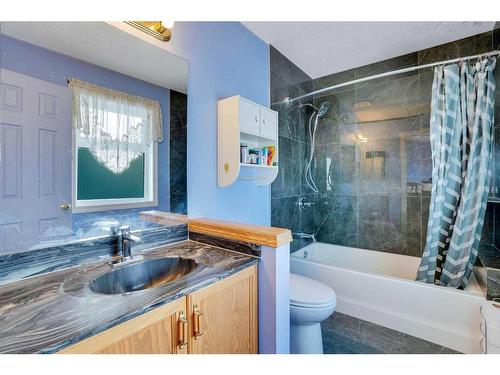 115 Coral Springs Circle Ne, Calgary, AB - Indoor Photo Showing Bathroom