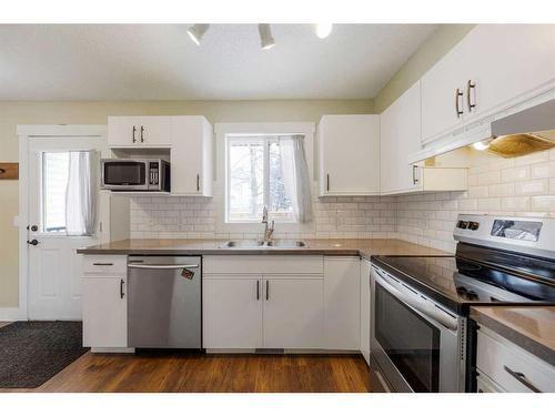 53 Hidden Valley Villas Nw, Calgary, AB - Indoor Photo Showing Kitchen With Stainless Steel Kitchen With Double Sink