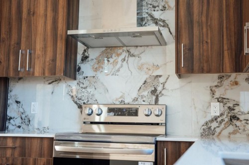 1981 Mccaskill Drive, Crossfield, AB - Indoor Photo Showing Kitchen