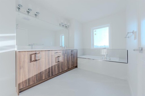 1981 Mccaskill Drive, Crossfield, AB - Indoor Photo Showing Bathroom