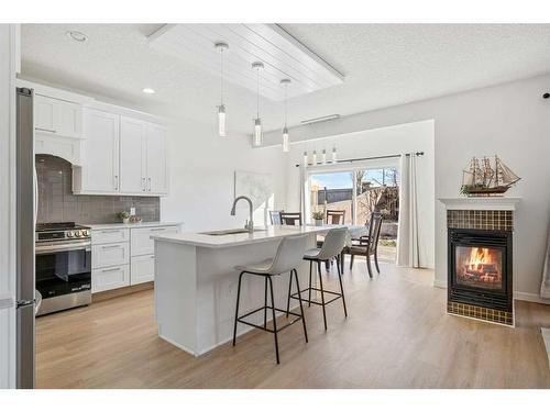 519 Auburn Bay Heights Se, Calgary, AB - Indoor Photo Showing Kitchen With Upgraded Kitchen