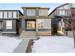 370 Wolf Creek Manor SE Calgary, AB T2X 4V5