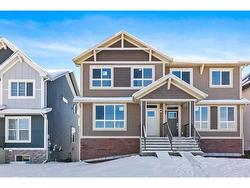 18 Edith Green NW Calgary, AB T3R 2B6