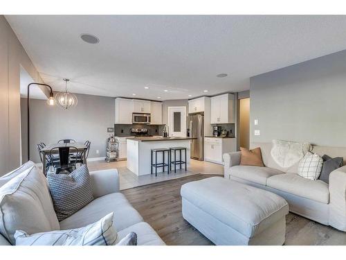 146 Auburn Glen Circle Se, Calgary, AB - Indoor Photo Showing Living Room