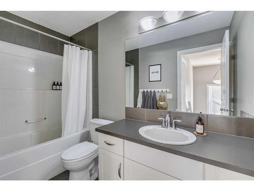 146 Auburn Glen Circle Se, Calgary, AB - Indoor Photo Showing Bathroom