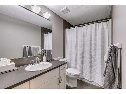 146 Auburn Glen Circle Se, Calgary, AB - Indoor Photo Showing Bathroom