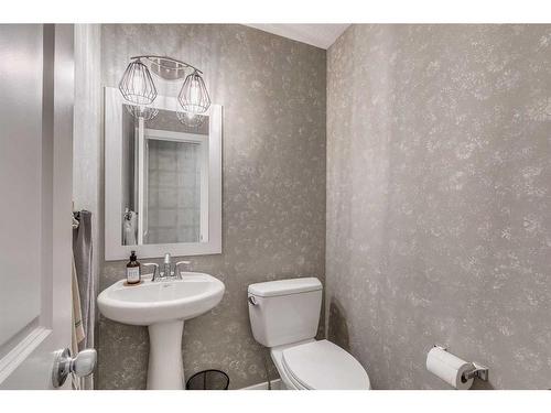 146 Auburn Glen Circle Se, Calgary, AB - Indoor Photo Showing Bathroom