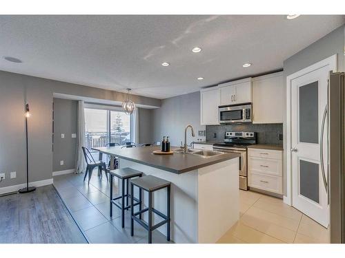 146 Auburn Glen Circle Se, Calgary, AB - Indoor Photo Showing Kitchen