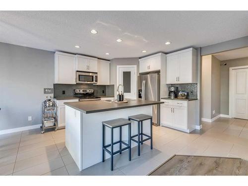 146 Auburn Glen Circle Se, Calgary, AB - Indoor Photo Showing Kitchen