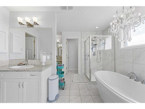 27 Mahogany Passage Se, Calgary, AB - Indoor Photo Showing Bathroom