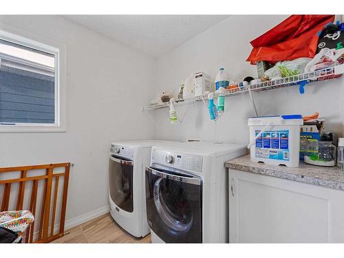 27 Mahogany Passage Se, Calgary, AB - Indoor Photo Showing Laundry Room