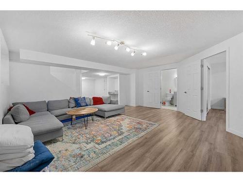 27 Mahogany Passage Se, Calgary, AB - Indoor