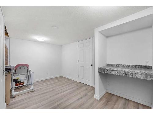 27 Mahogany Passage Se, Calgary, AB - Indoor Photo Showing Other Room