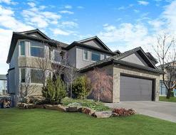 107 Royal Ridge Rise NW Calgary, AB T3G 5M1