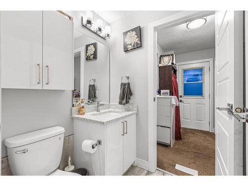 235 California Place Ne, Calgary, AB - Indoor Photo Showing Bathroom